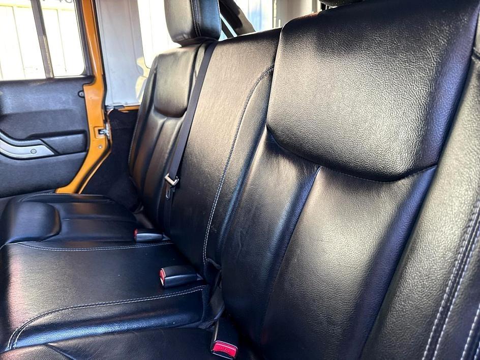 Jeep Wrangler Unlimited 4WD 4dr Rubicon 2014