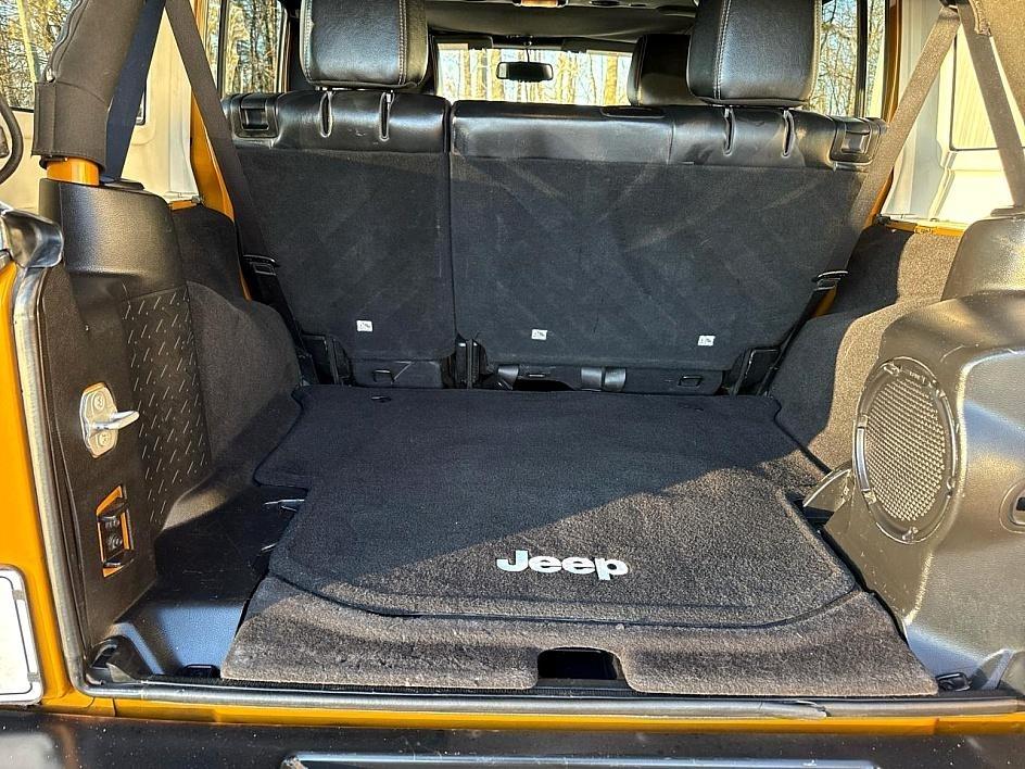 Jeep Wrangler Unlimited 4WD 4dr Rubicon 2014