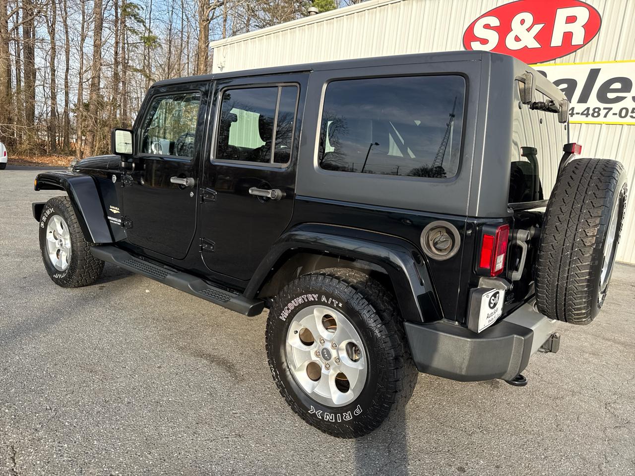Jeep Wrangler Unlimited 4WD 4dr Sahara 2013