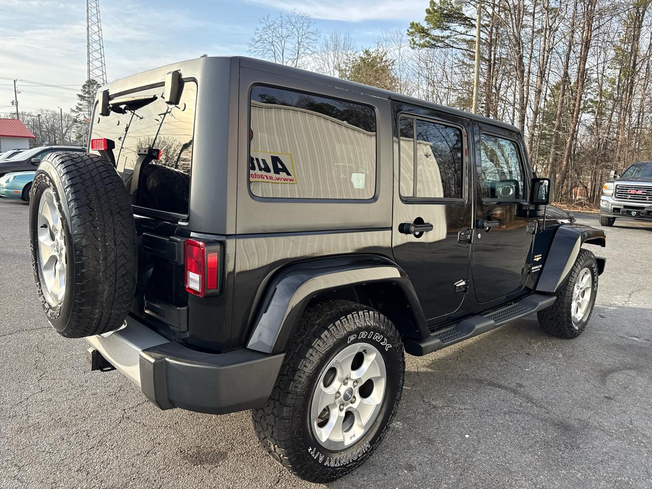 Jeep Wrangler Unlimited 4WD 4dr Sahara 2013