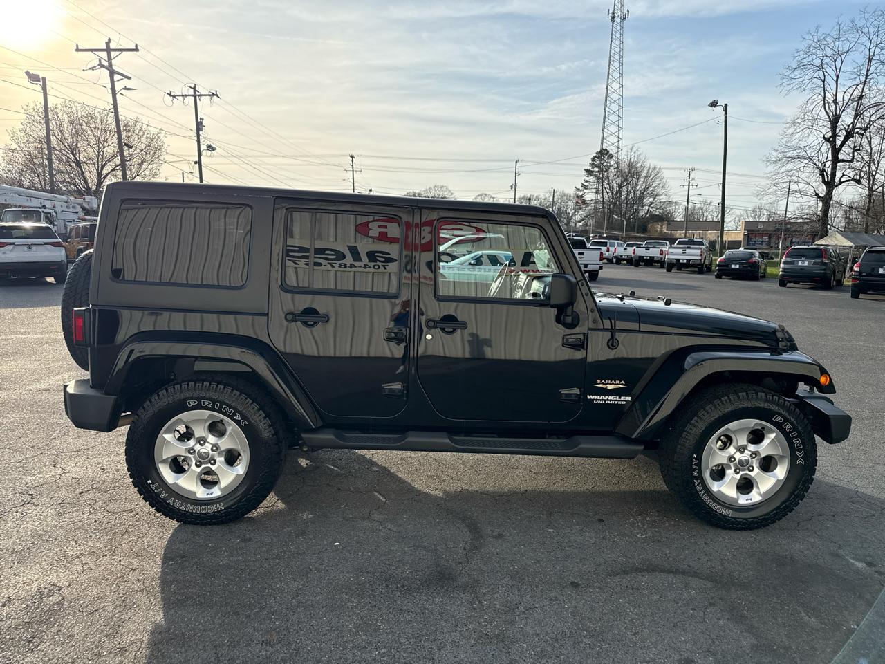 Jeep Wrangler Unlimited 4WD 4dr Sahara 2013