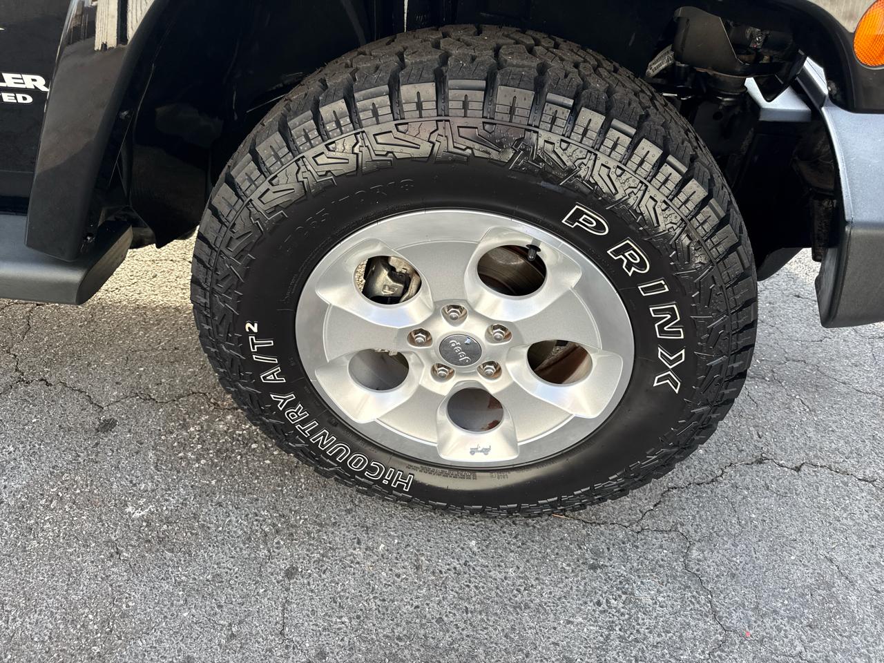 Jeep Wrangler Unlimited 4WD 4dr Sahara 2013