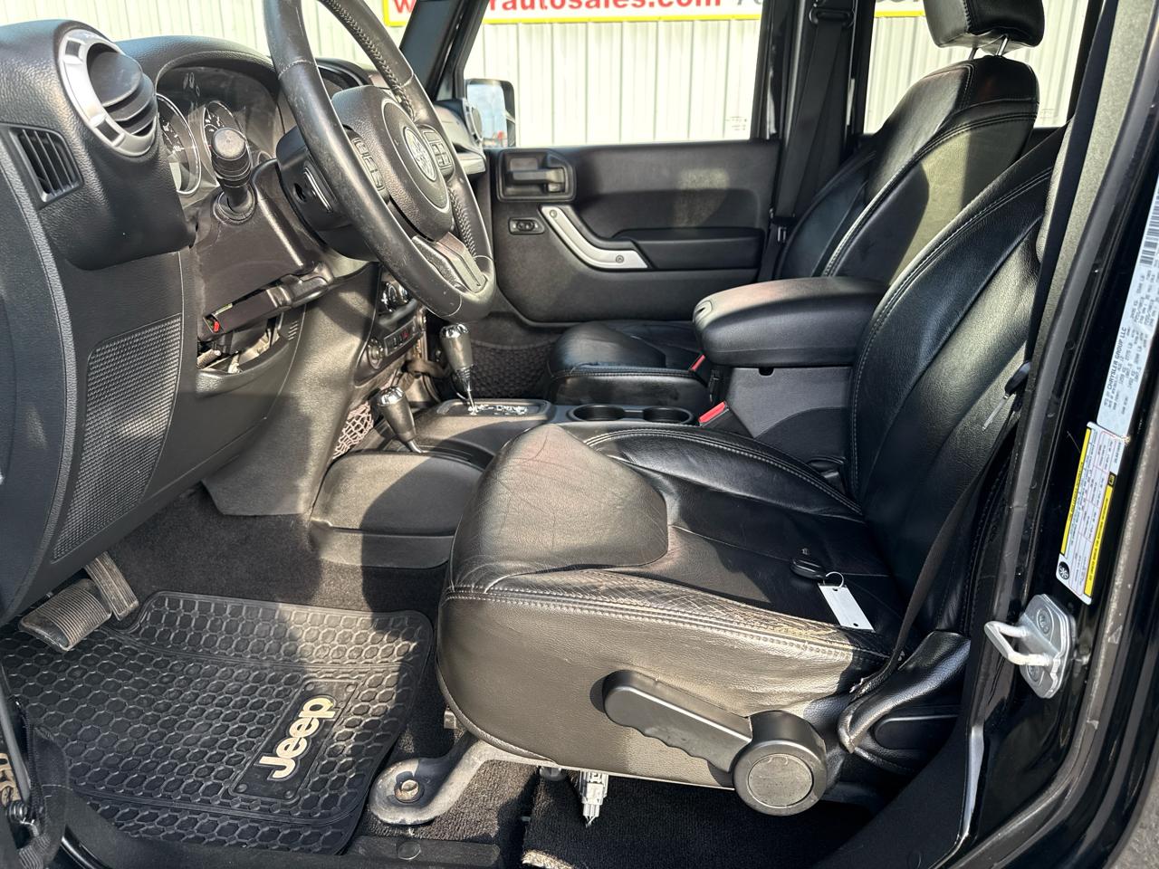 Jeep Wrangler Unlimited 4WD 4dr Sahara 2013