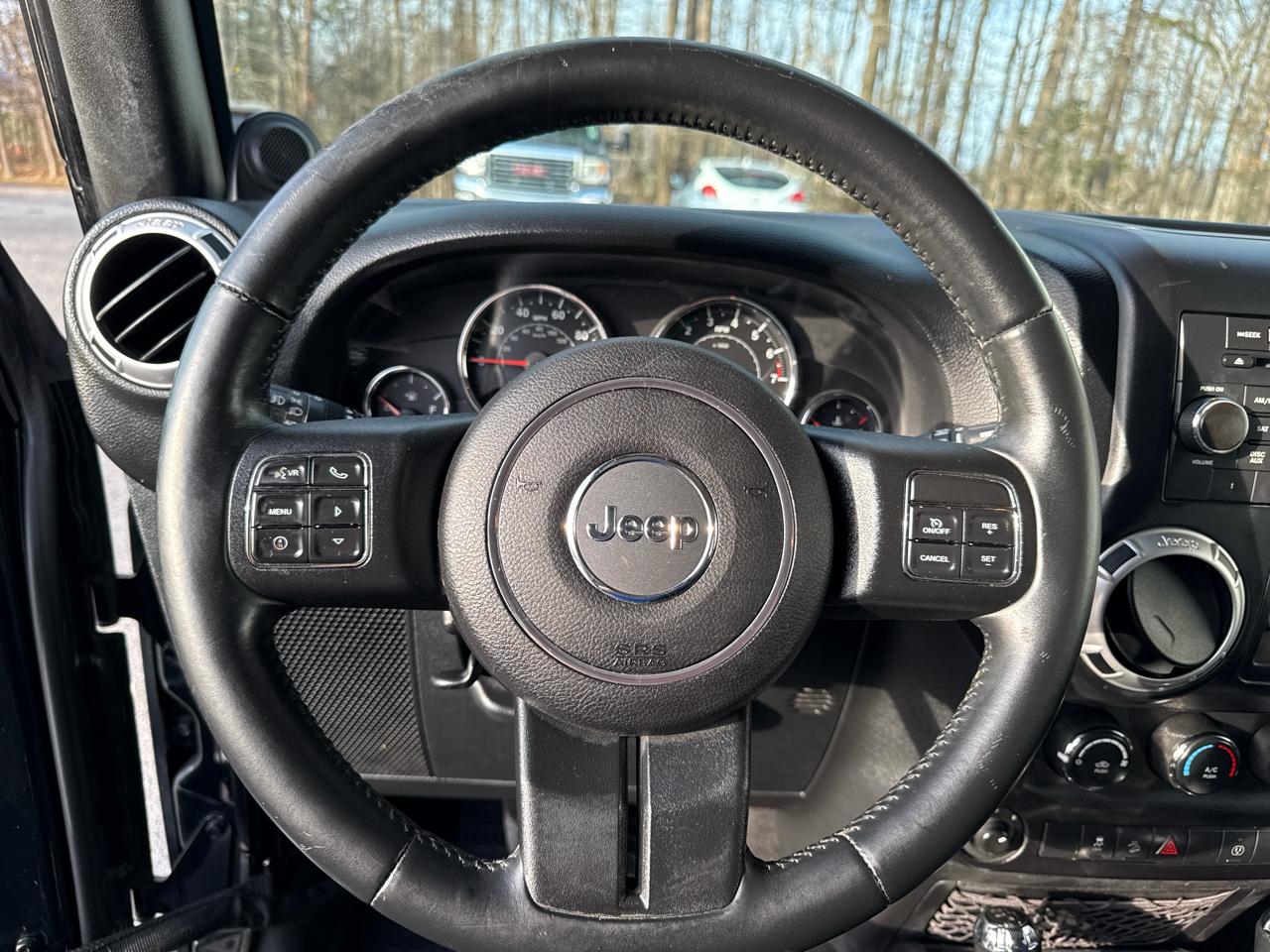 Jeep Wrangler Unlimited 4WD 4dr Sahara 2013