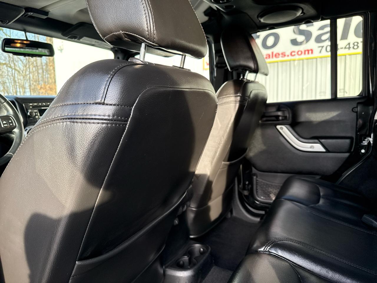 Jeep Wrangler Unlimited 4WD 4dr Sahara 2013