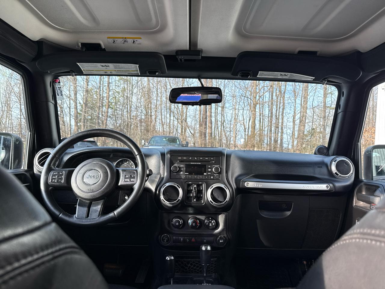 Jeep Wrangler Unlimited 4WD 4dr Sahara 2013