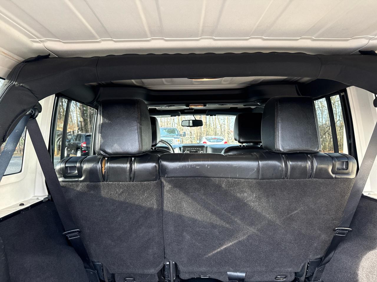 Jeep Wrangler Unlimited 4WD 4dr Sahara 2013