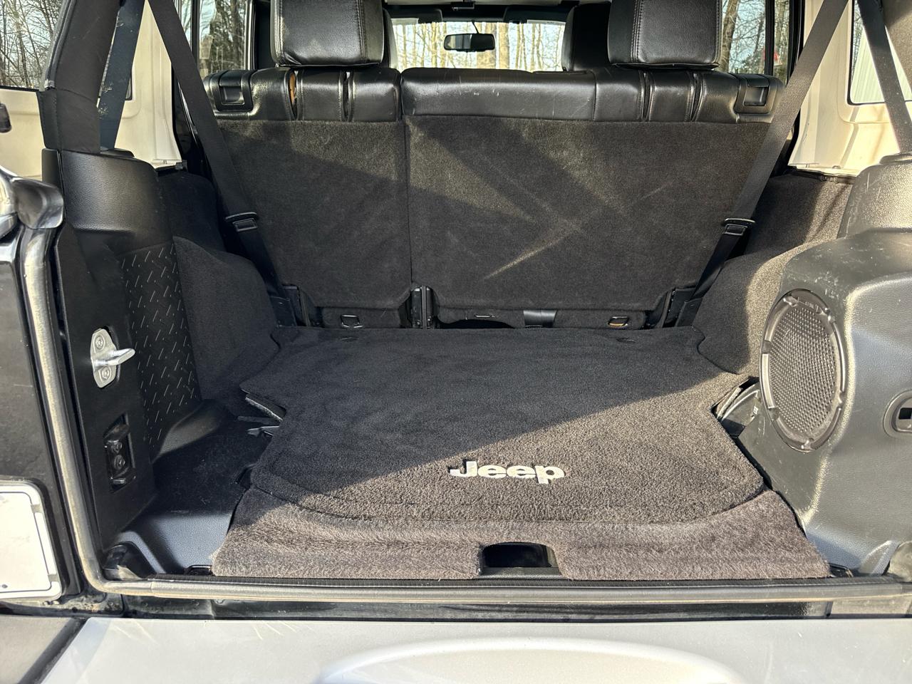 Jeep Wrangler Unlimited 4WD 4dr Sahara 2013