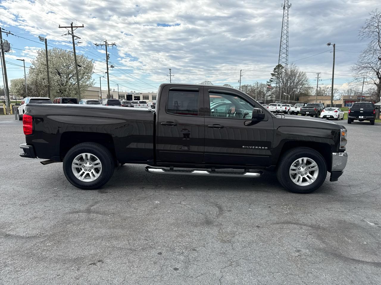 Chevrolet Silverado 1500 2WD Double Cab 143.5" LT w/1LT 2018