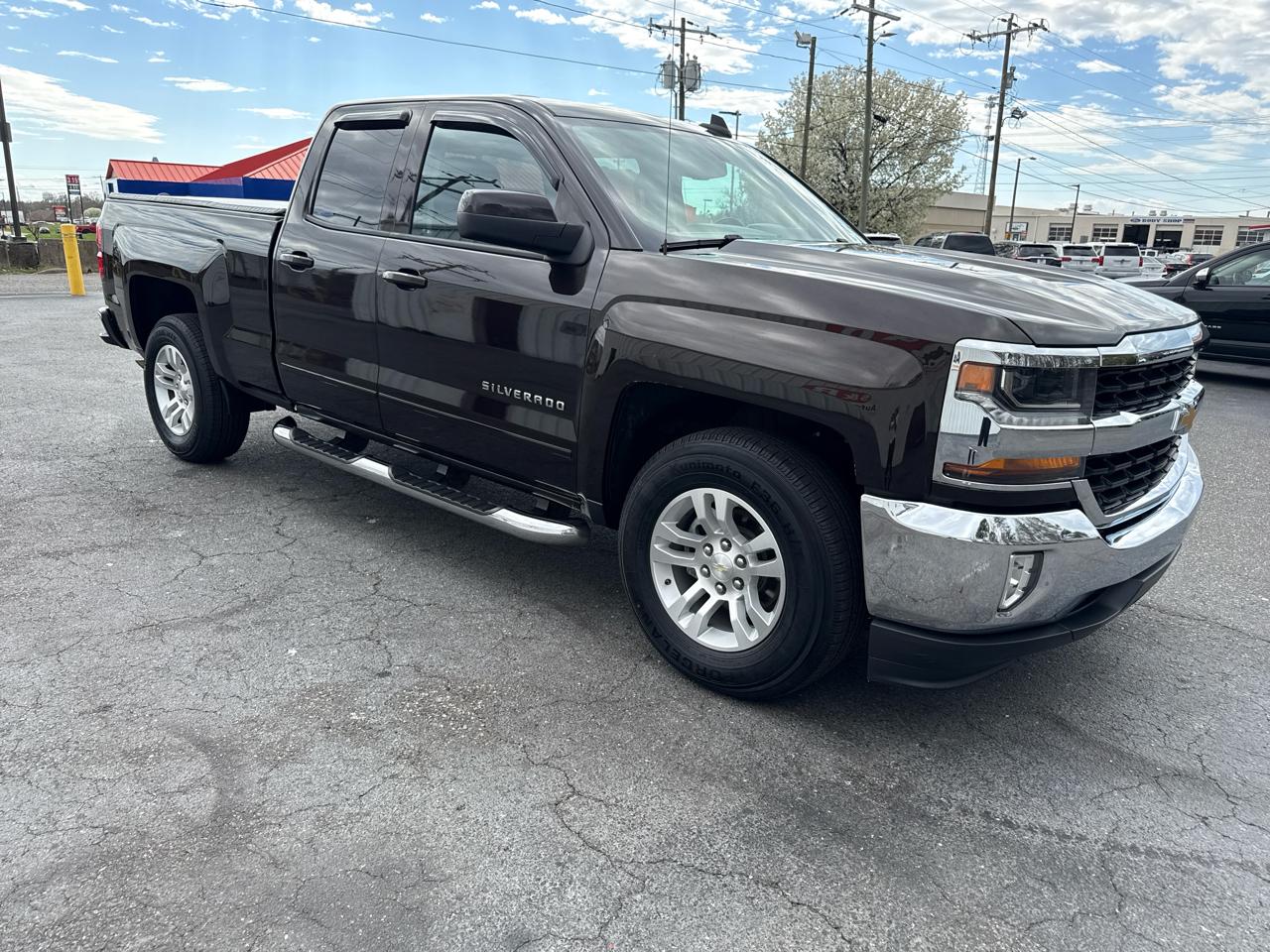 Chevrolet Silverado 1500 2WD Double Cab 143.5" LT w/1LT 2018