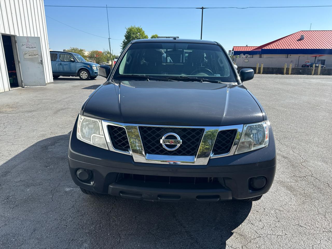Nissan Frontier 2WD Crew Cab SWB Auto SV 2014