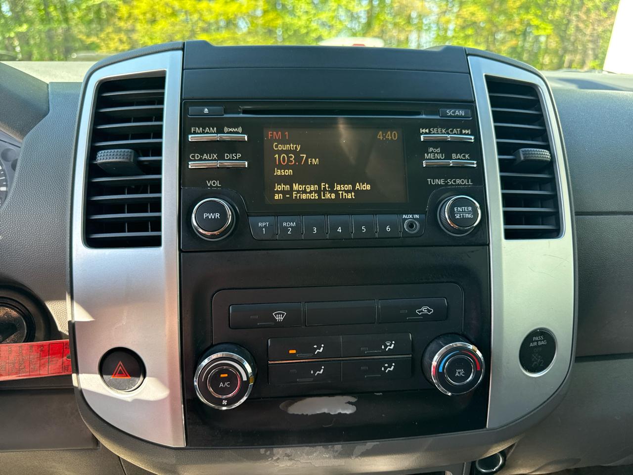 Nissan Frontier 2WD Crew Cab SWB Auto SV 2014