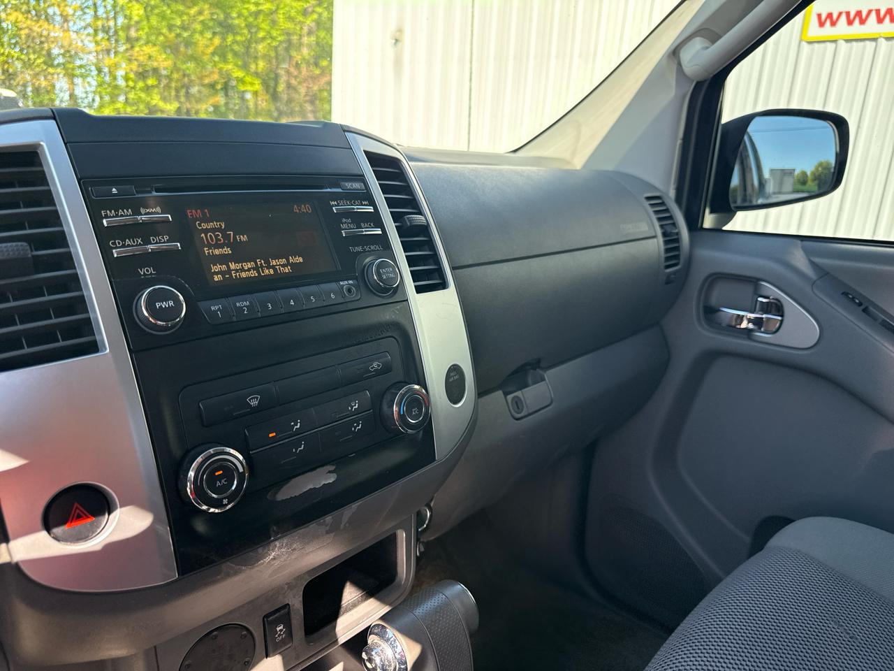 Nissan Frontier 2WD Crew Cab SWB Auto SV 2014