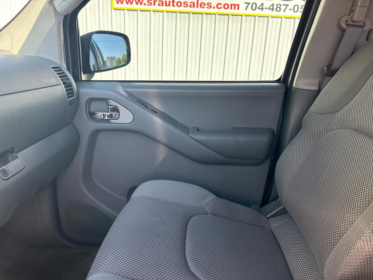 Nissan Frontier 2WD Crew Cab SWB Auto SV 2014