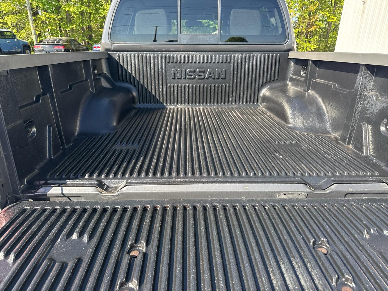 Nissan Frontier 2WD Crew Cab SWB Auto SV 2014