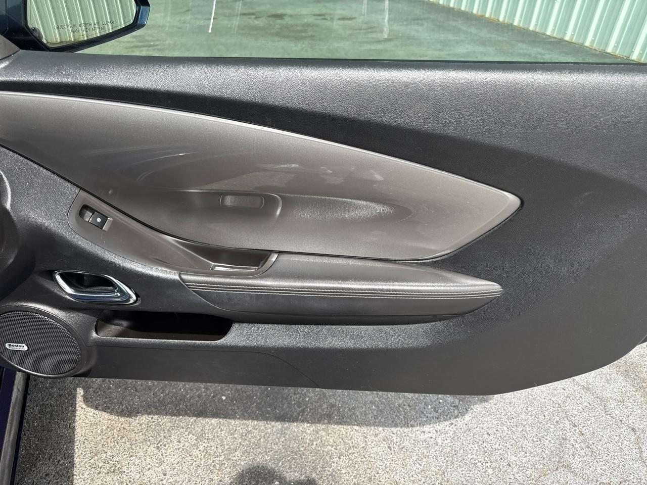 Chevrolet Camaro 2dr Cpe 2LT 2011