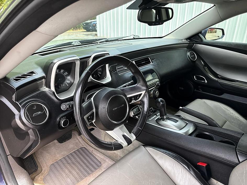 Chevrolet Camaro 2dr Cpe 2LT 2011