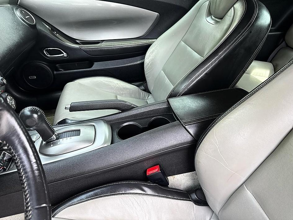 Chevrolet Camaro 2dr Cpe 2LT 2011