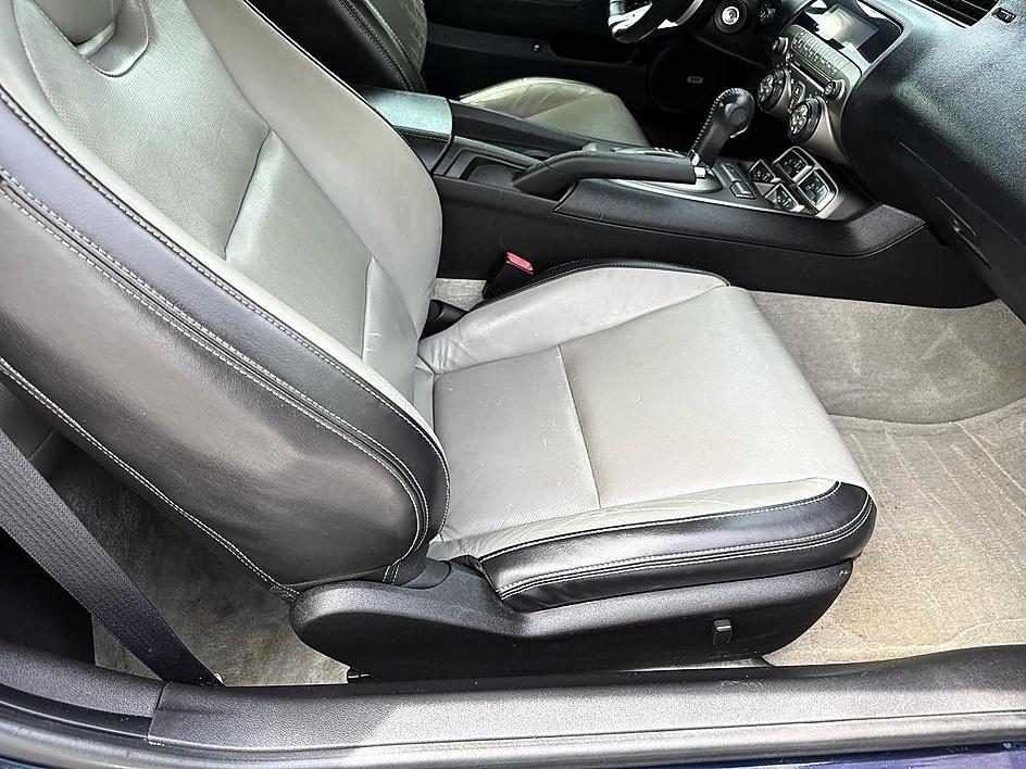 Chevrolet Camaro 2dr Cpe 2LT 2011