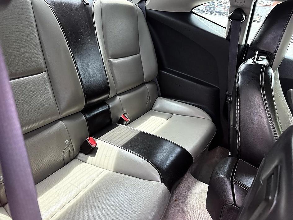 Chevrolet Camaro 2dr Cpe 2LT 2011