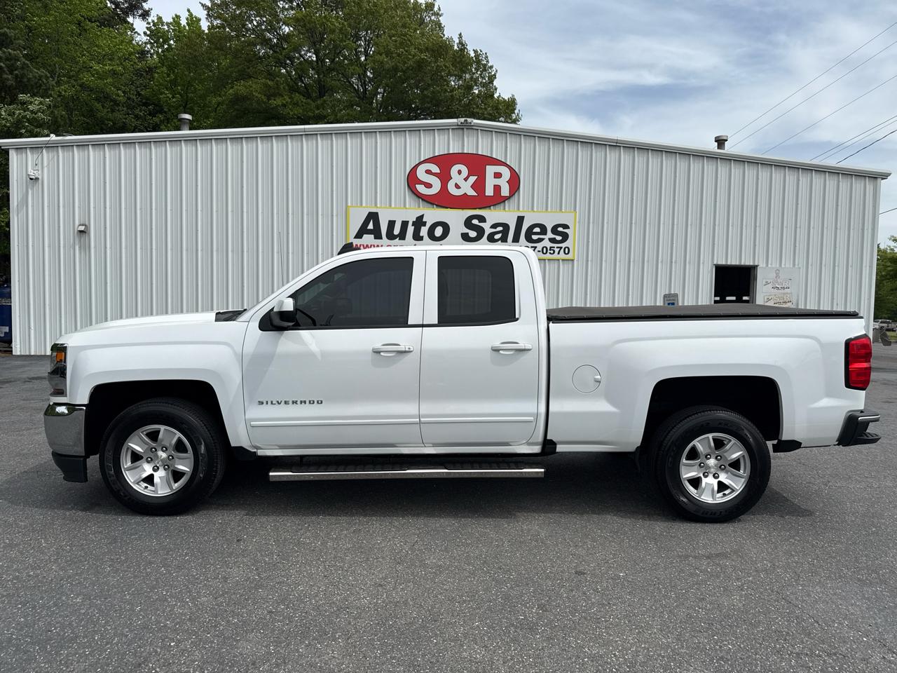 2017 Chevrolet Silverado 1500 2WD Double Cab 143.5" LT w/1LT