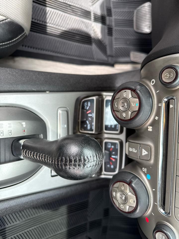 Chevrolet Camaro 2dr Cpe 2LT 2012