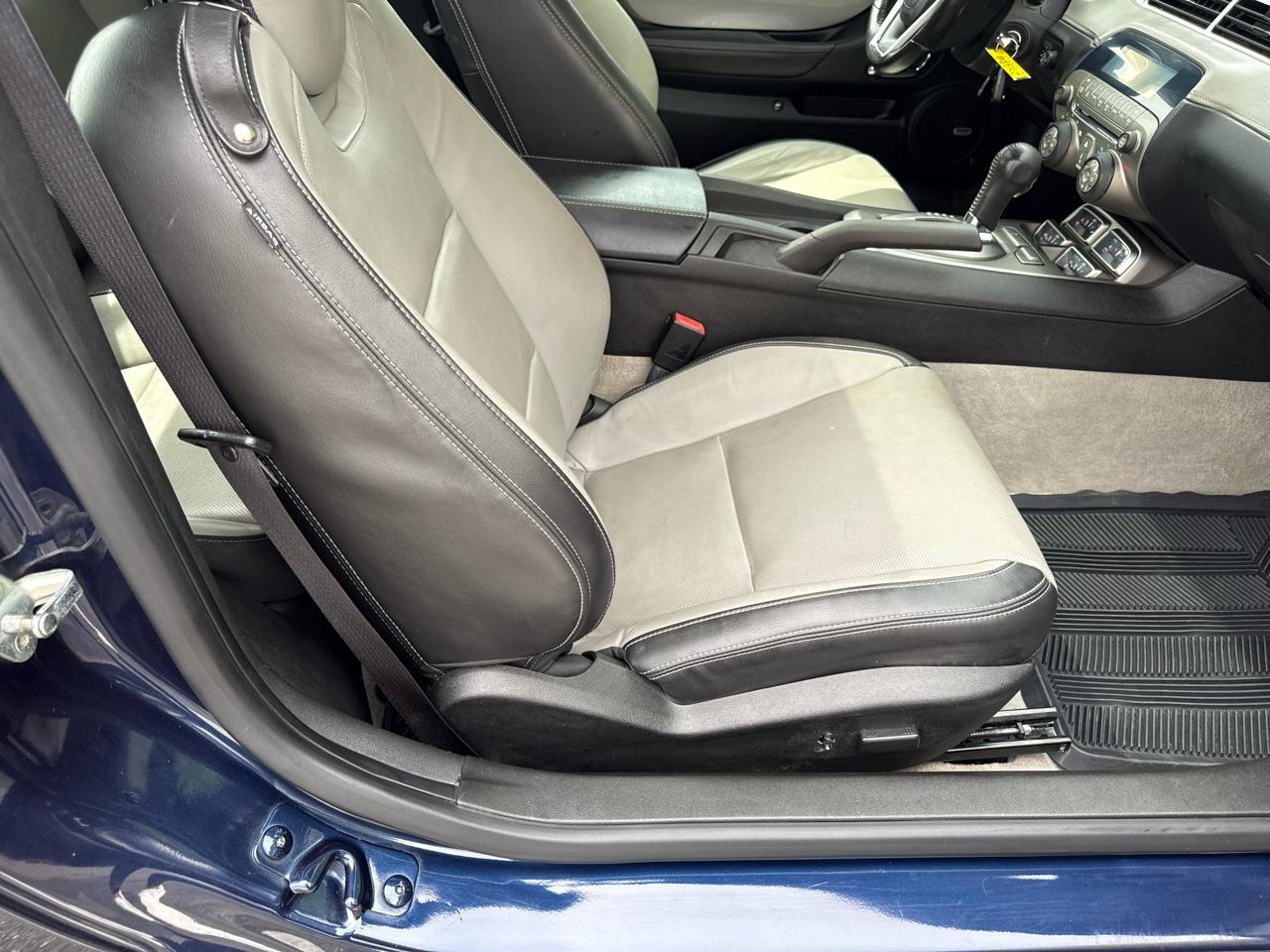 Chevrolet Camaro 2dr Cpe 2LT 2012