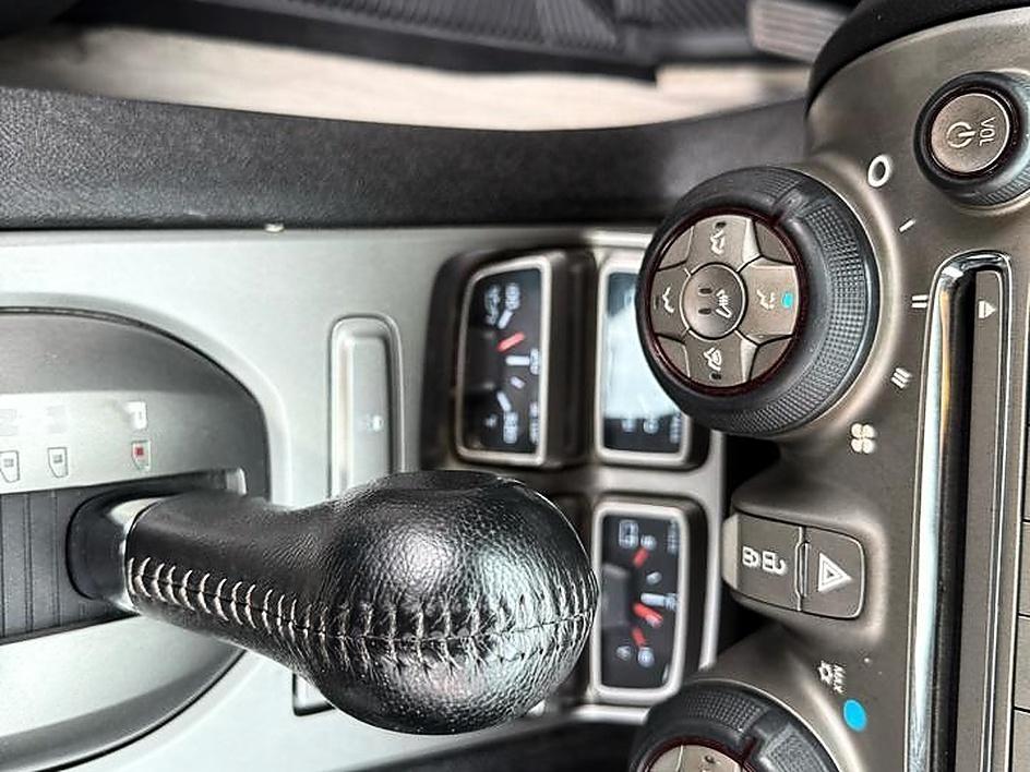 Chevrolet Camaro 2dr Cpe 2LT 2012