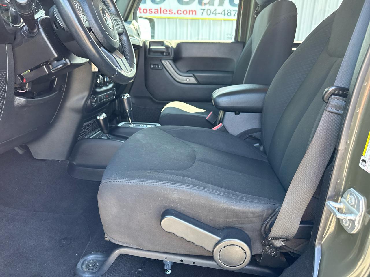 Jeep Wrangler Unlimited 4WD 4dr Sport 2016