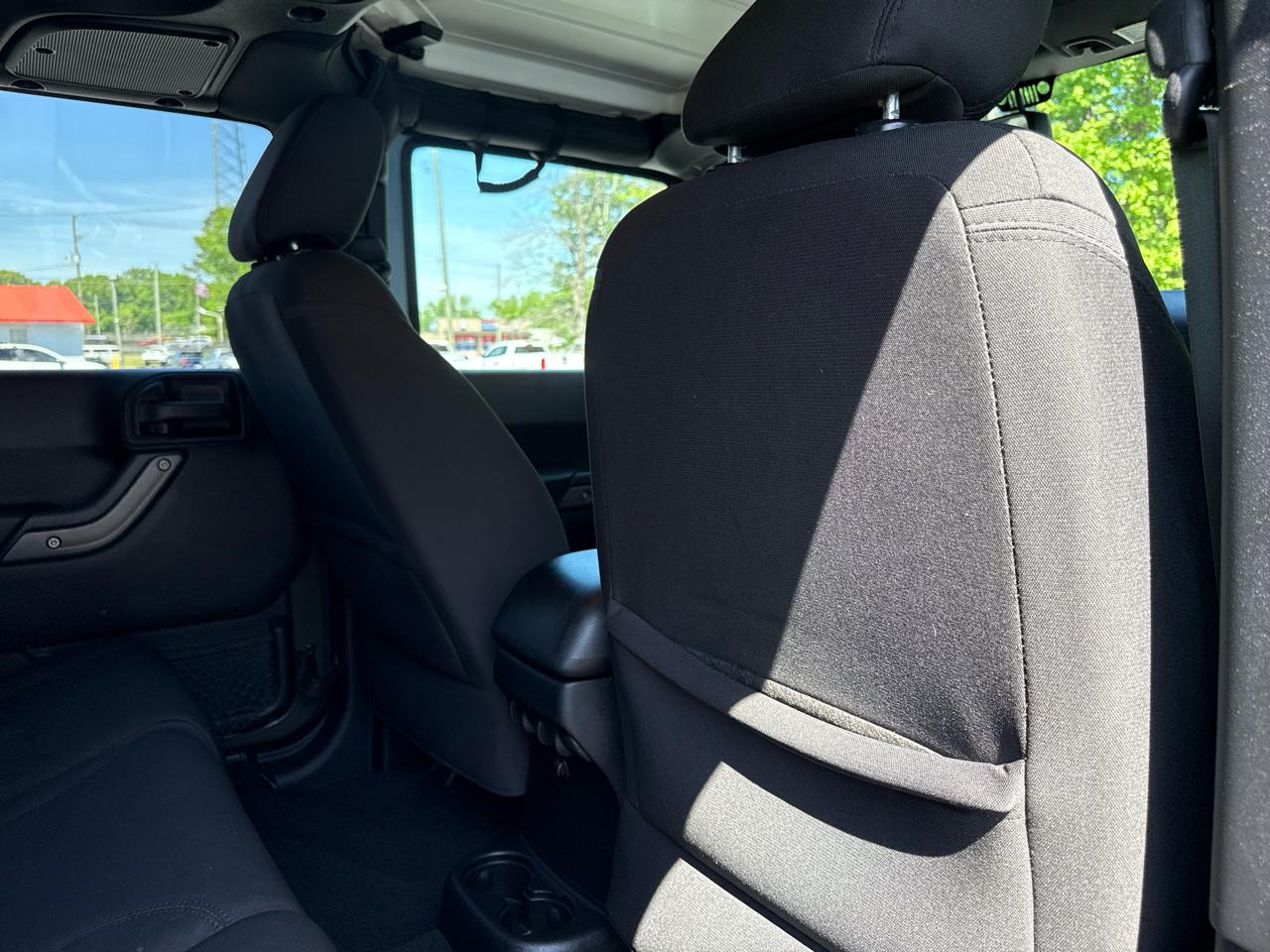 Jeep Wrangler Unlimited 4WD 4dr Sport 2016