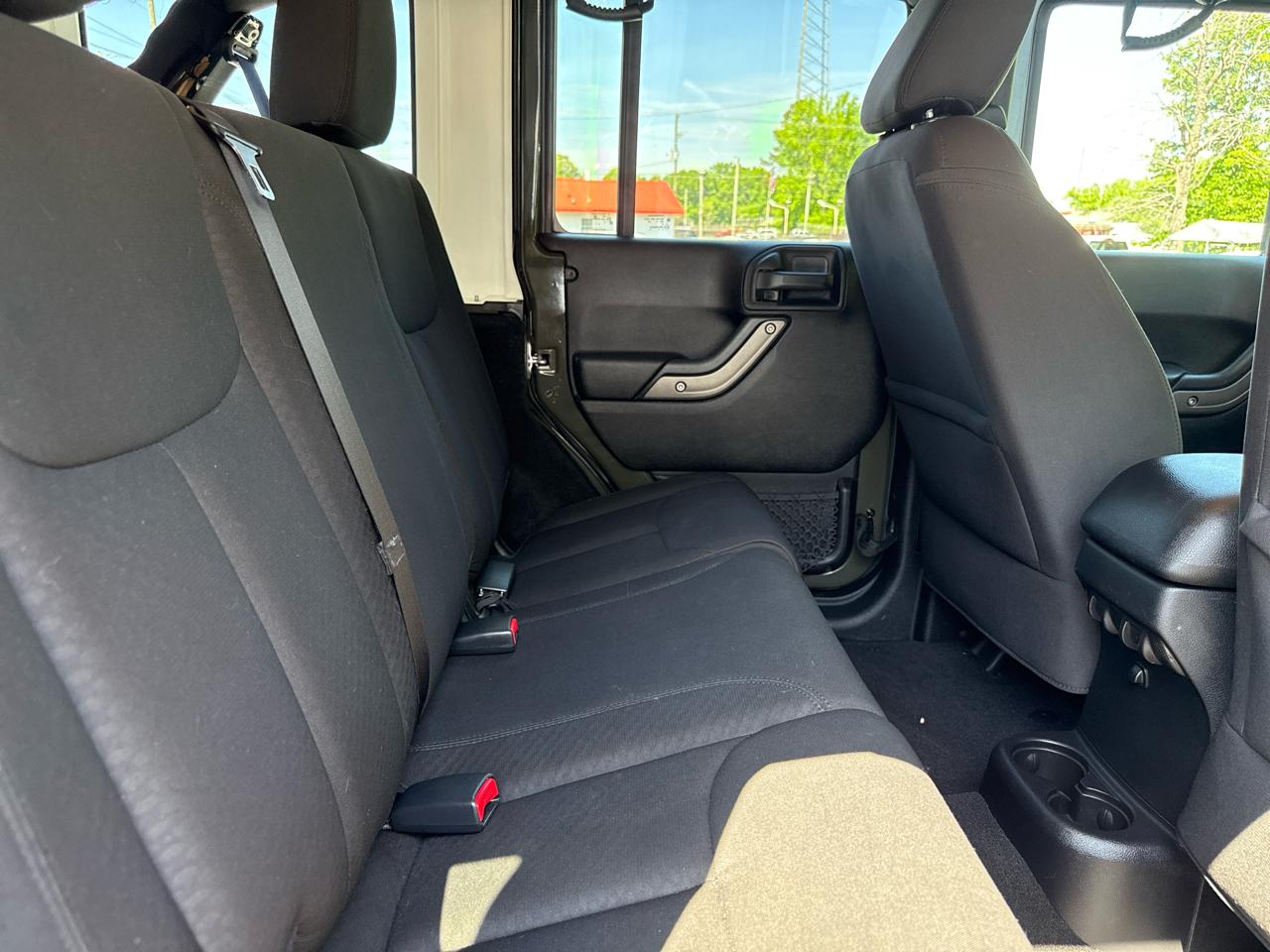 Jeep Wrangler Unlimited 4WD 4dr Sport 2016