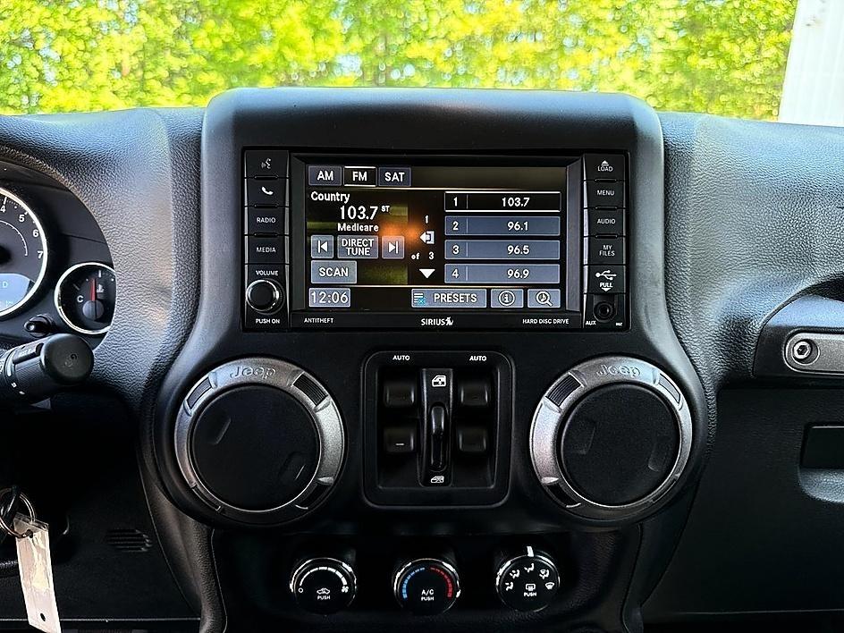 Jeep Wrangler Unlimited 4WD 4dr Sport 2016