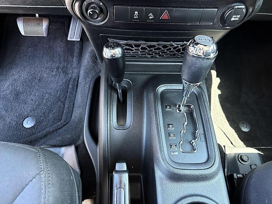 Jeep Wrangler Unlimited 4WD 4dr Sport 2016