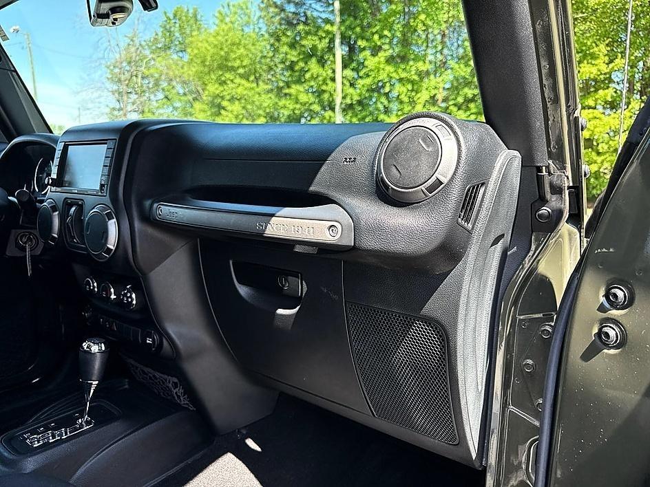 Jeep Wrangler Unlimited 4WD 4dr Sport 2016