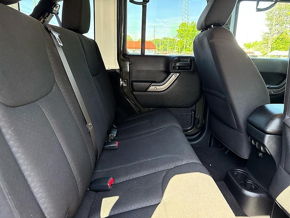 Jeep Wrangler Unlimited 4WD 4dr Sport 2016