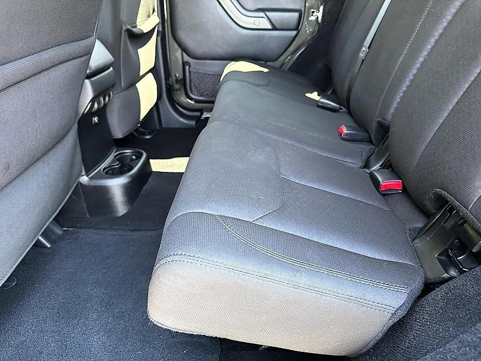 Jeep Wrangler Unlimited 4WD 4dr Sport 2016