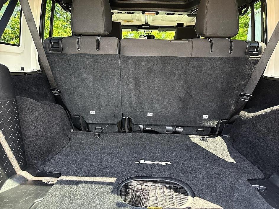 Jeep Wrangler Unlimited 4WD 4dr Sport 2016