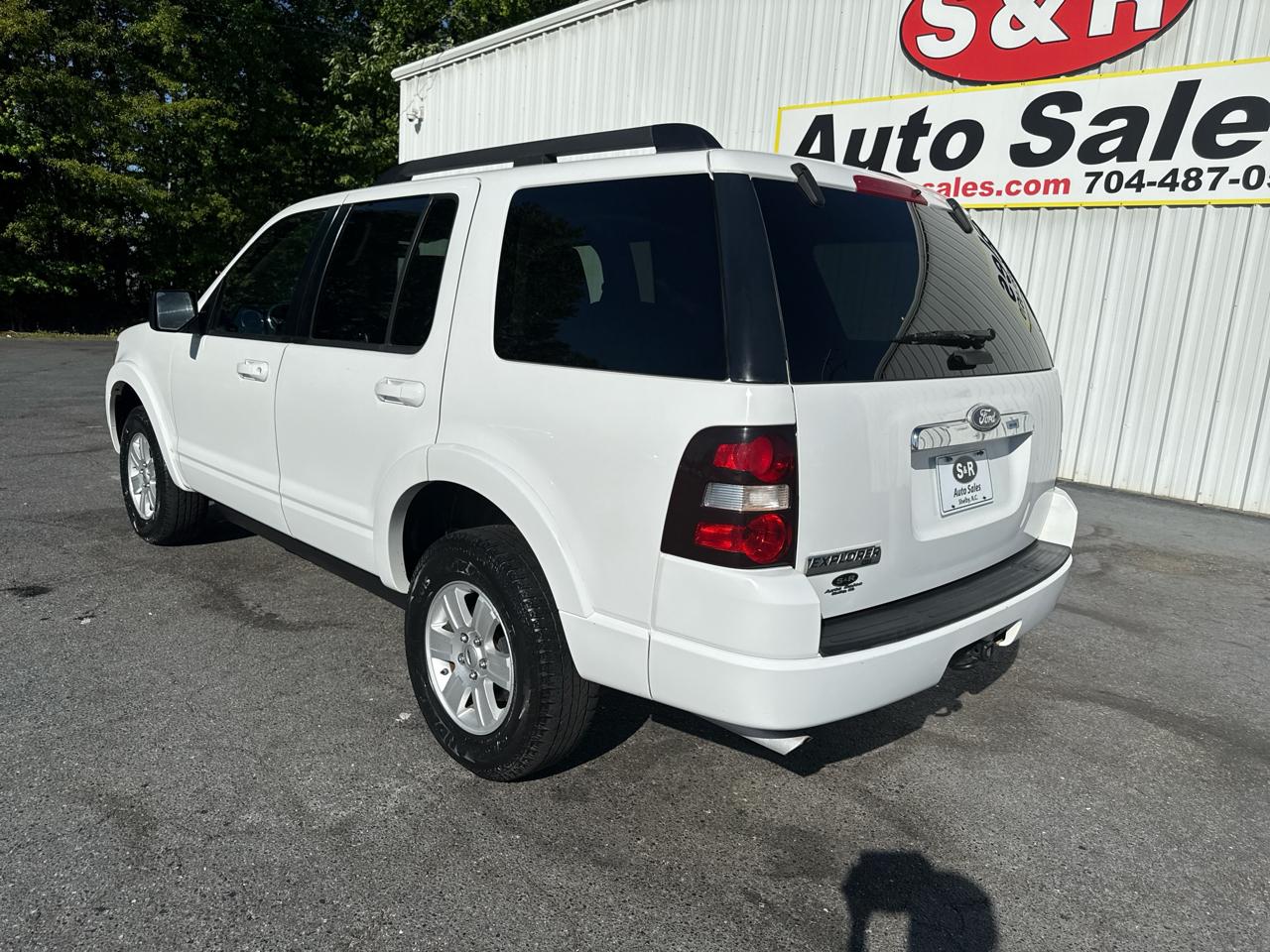 Ford Explorer RWD 4dr XLT 2010