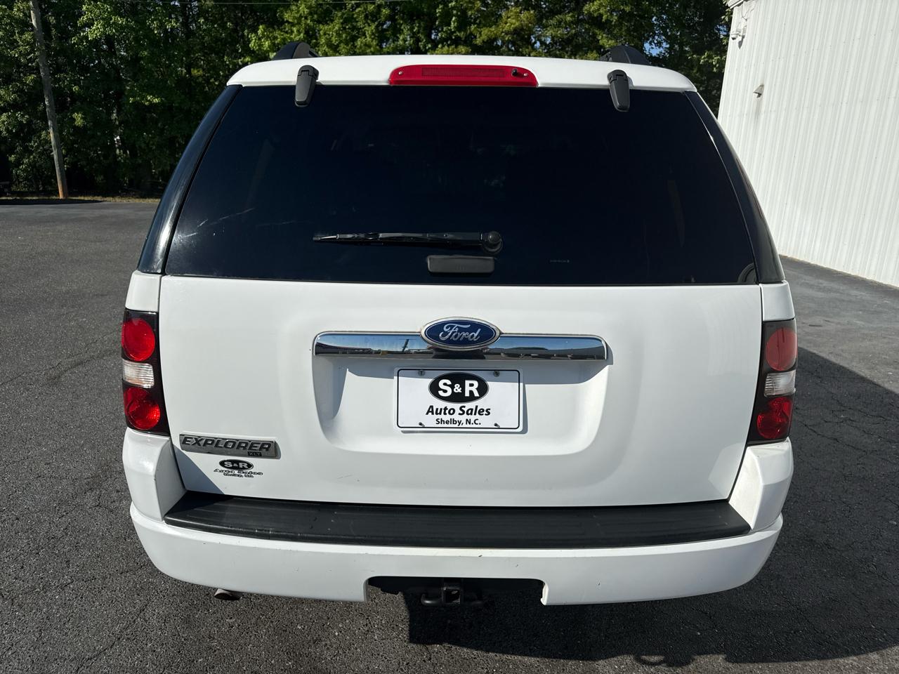 Ford Explorer RWD 4dr XLT 2010