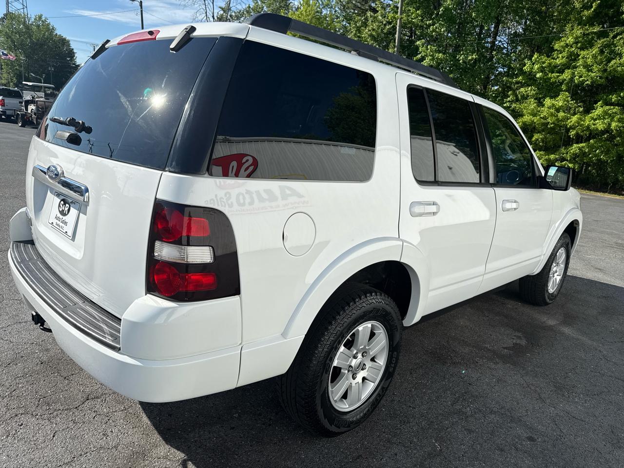 Ford Explorer RWD 4dr XLT 2010