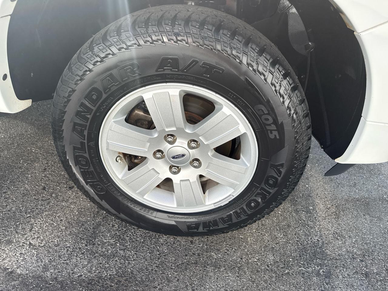 Ford Explorer RWD 4dr XLT 2010