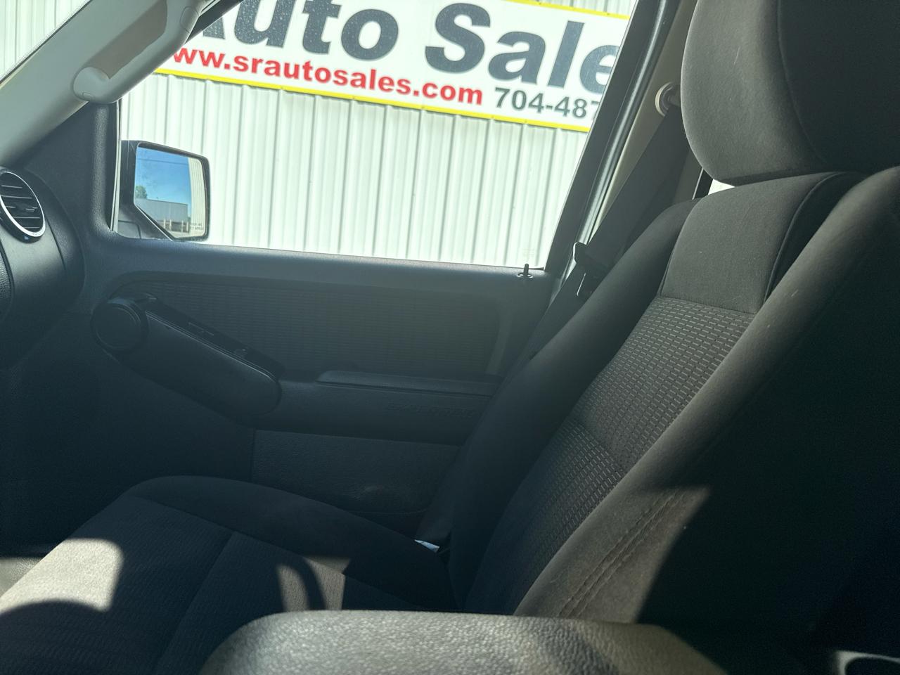 Ford Explorer RWD 4dr XLT 2010