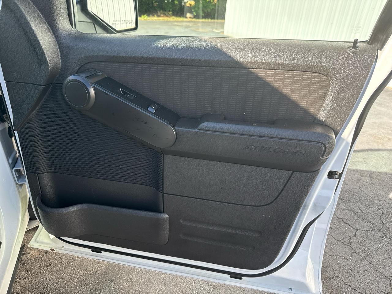 Ford Explorer RWD 4dr XLT 2010