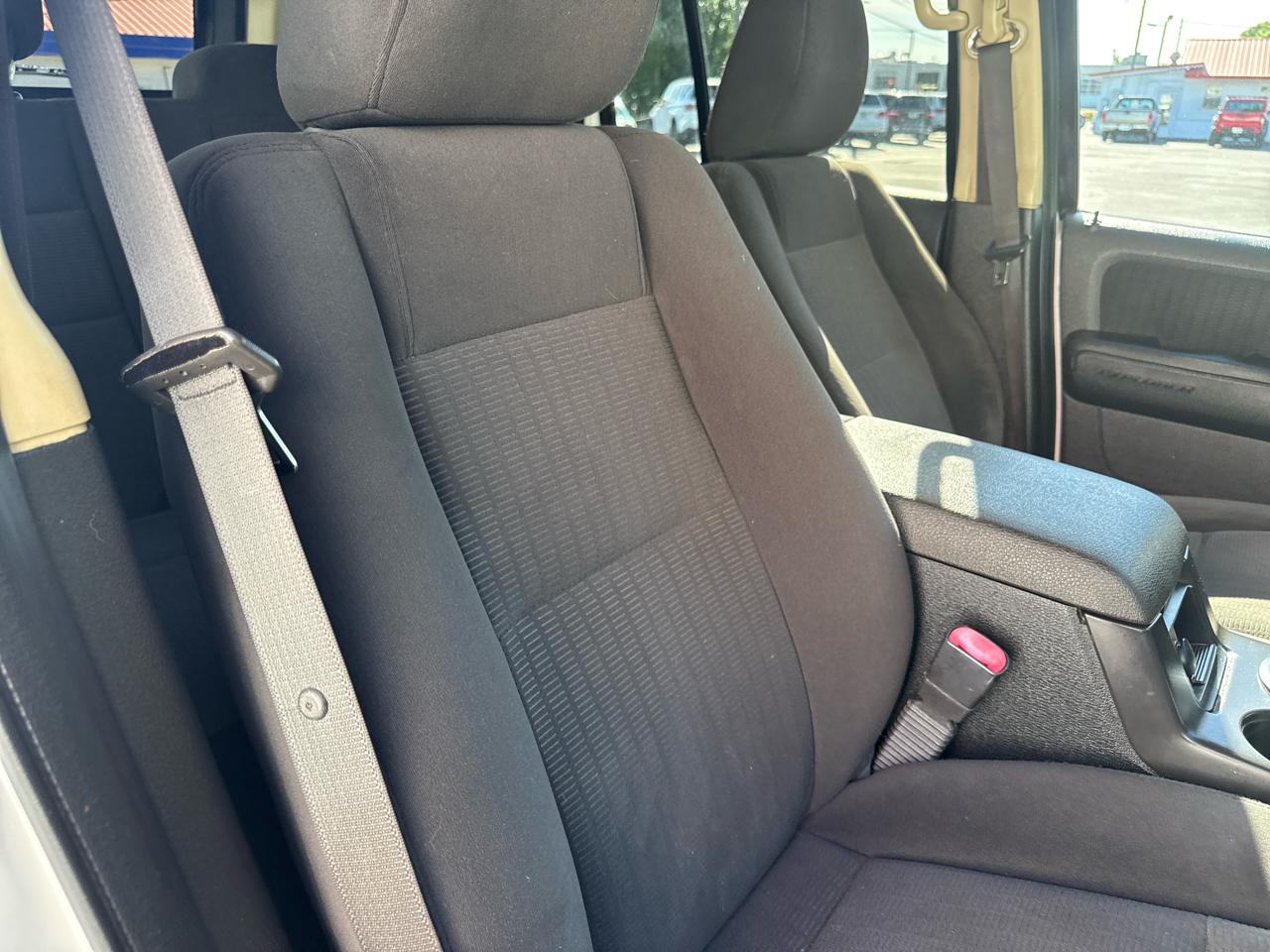 Ford Explorer RWD 4dr XLT 2010