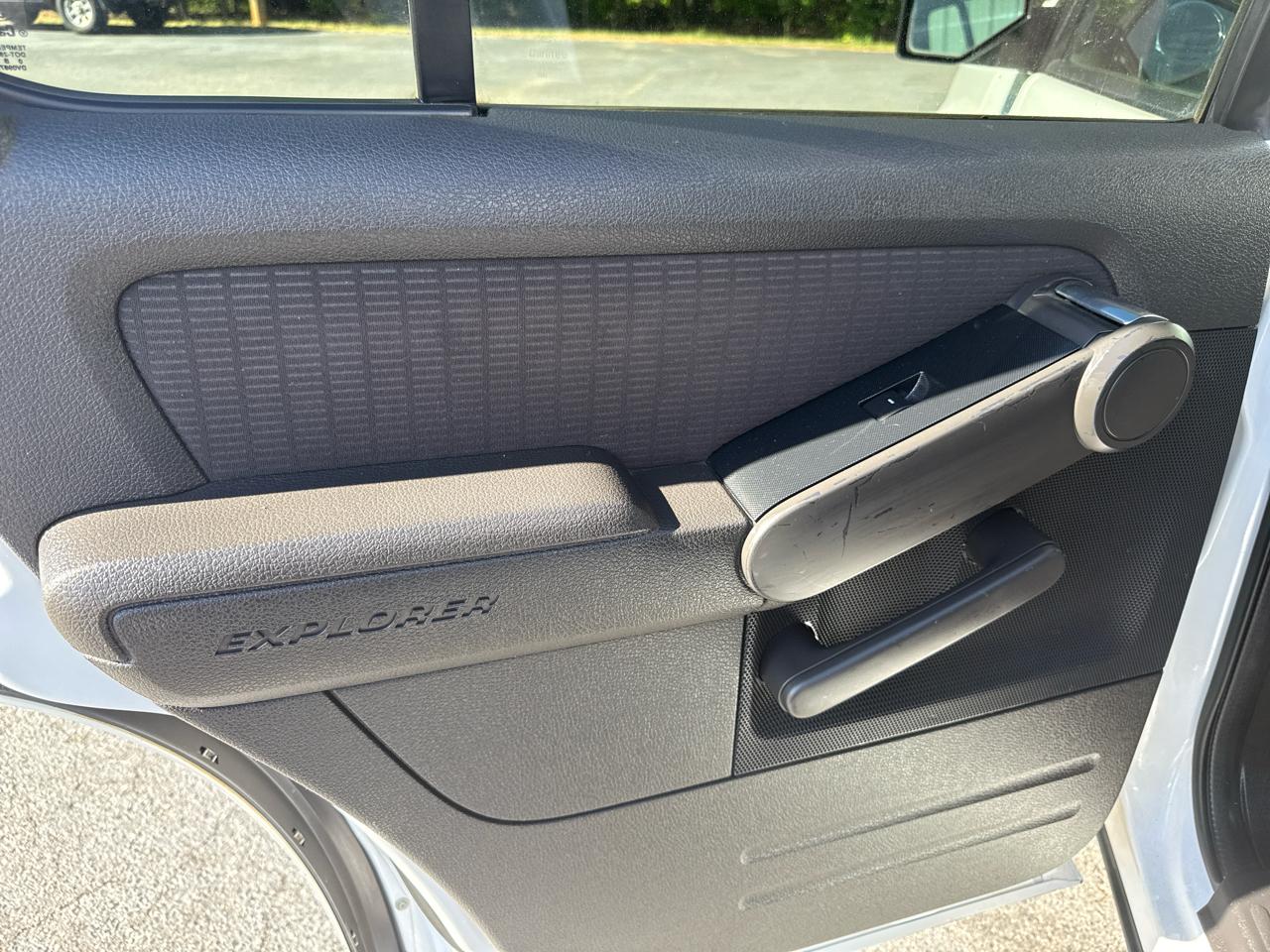 Ford Explorer RWD 4dr XLT 2010