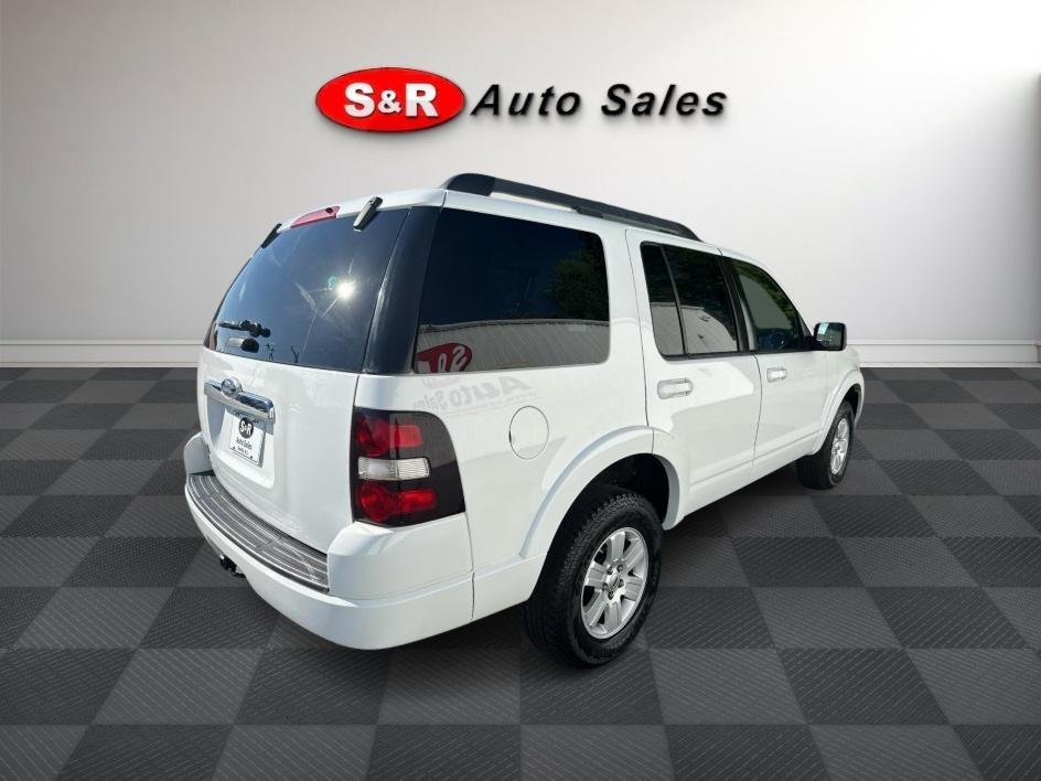 Ford Explorer RWD 4dr XLT 2010