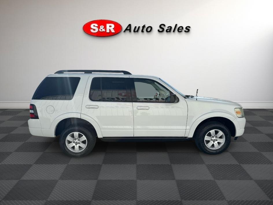 Ford Explorer RWD 4dr XLT 2010