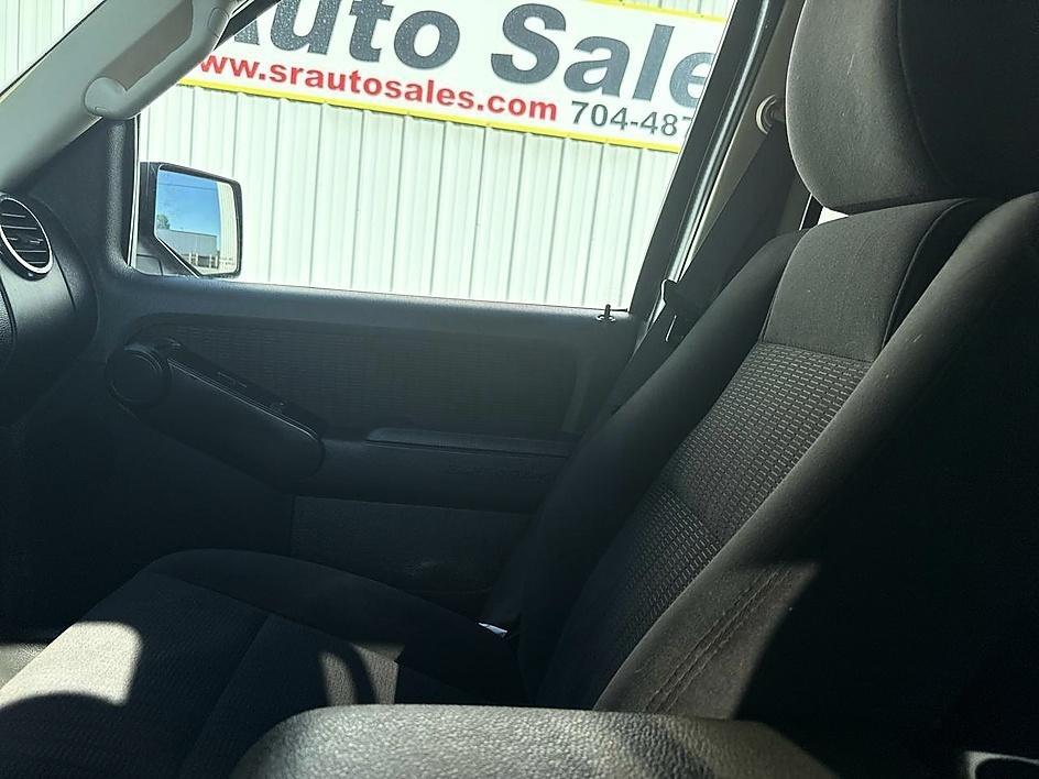 Ford Explorer RWD 4dr XLT 2010