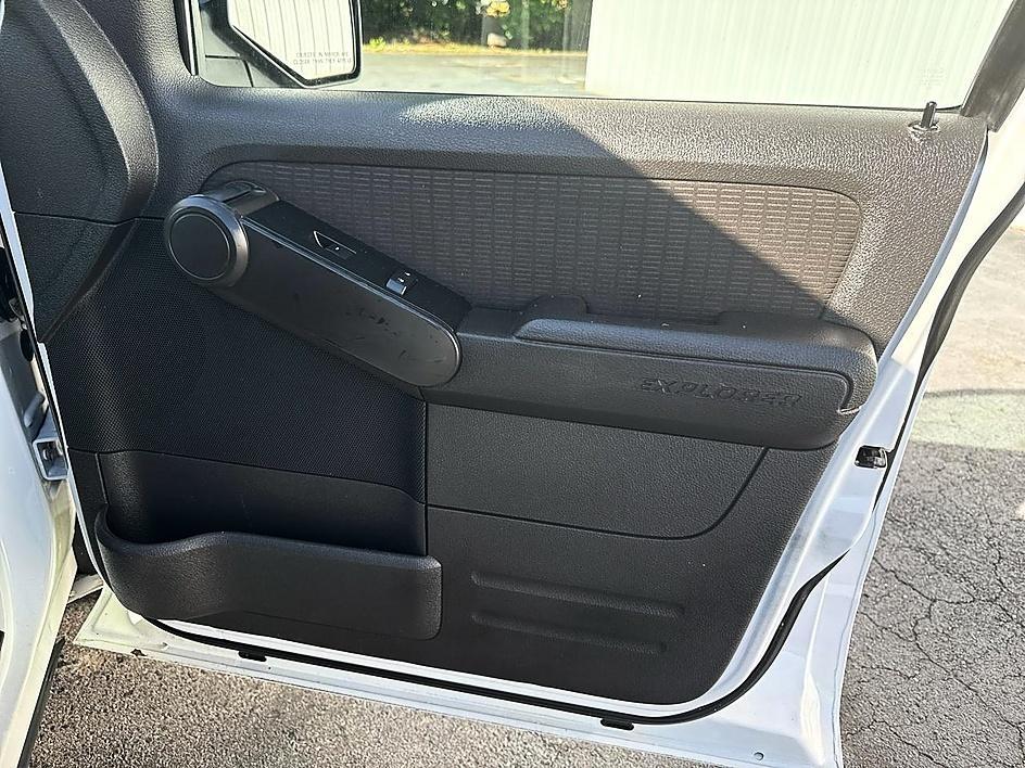 Ford Explorer RWD 4dr XLT 2010