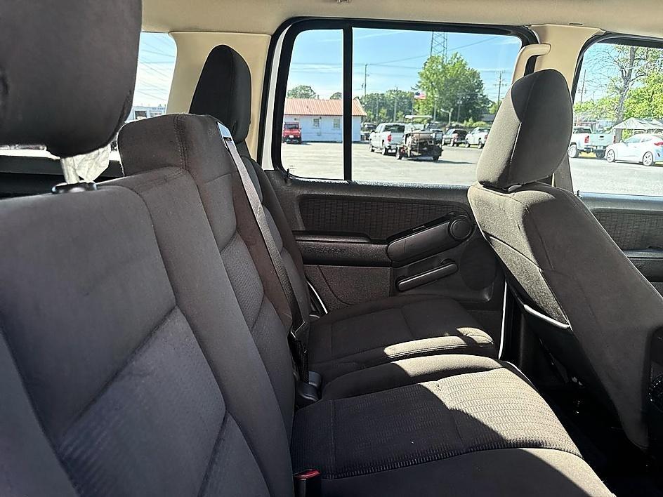 Ford Explorer RWD 4dr XLT 2010